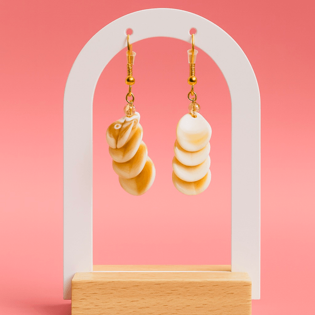 Handgemaakte Schelp Oorbellen met Amberkleurige Kralen – Bohemian Elegantie 