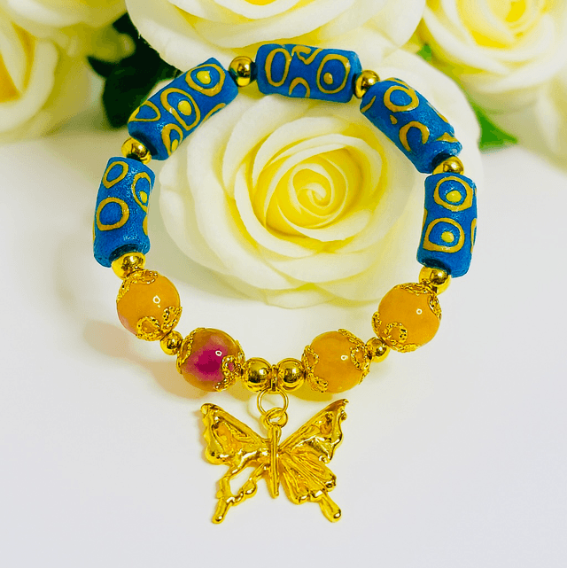 Flight of Change – Vlinder Armband met Handbeschilderde Kralen