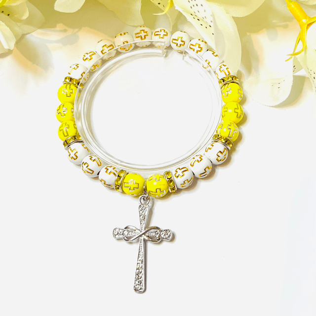 Hope & Light” – Geloofsarmband met Geel Detail & Zilveren Kruisbedel