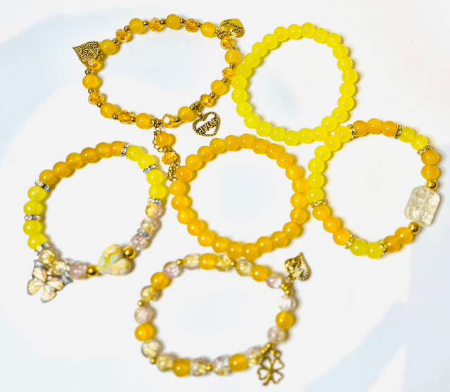 Sunshine Glow – Gele Armbandenset met Bedels & Kralen