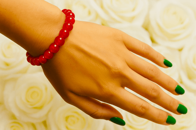 Ruby Grace Armband – Dieprode Kralenarmband | Tijdloos & Handgemaakt