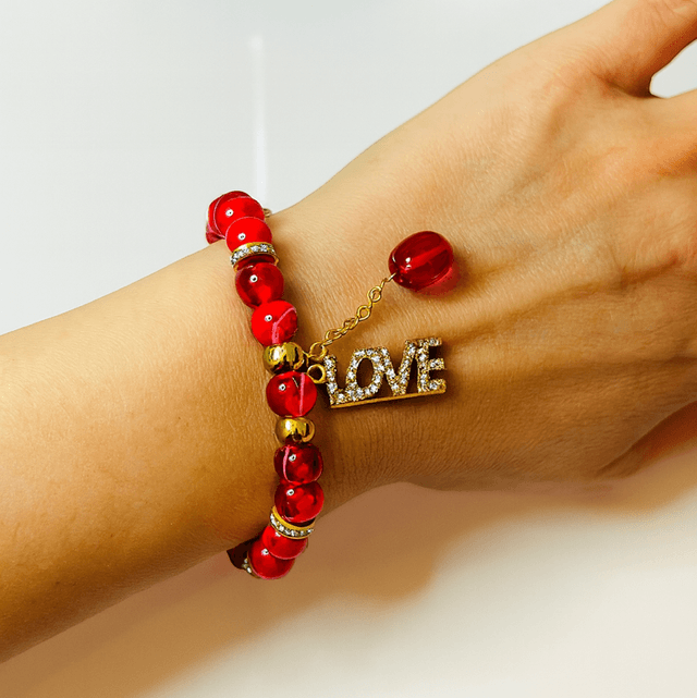 Rode Armband met LOVE Bedel – Sparkle of Love | Handgemaakt Sieraad