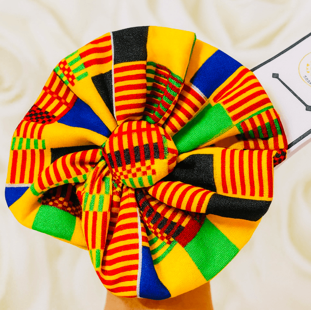 Kente Haarbloem met Elastiek – Handgemaakte Afrikaanse Haaraccessoire van 100% Katoen