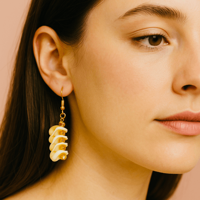 Handgemaakte Schelp Oorbellen met Amberkleurige Kralen – Bohemian Elegantie 