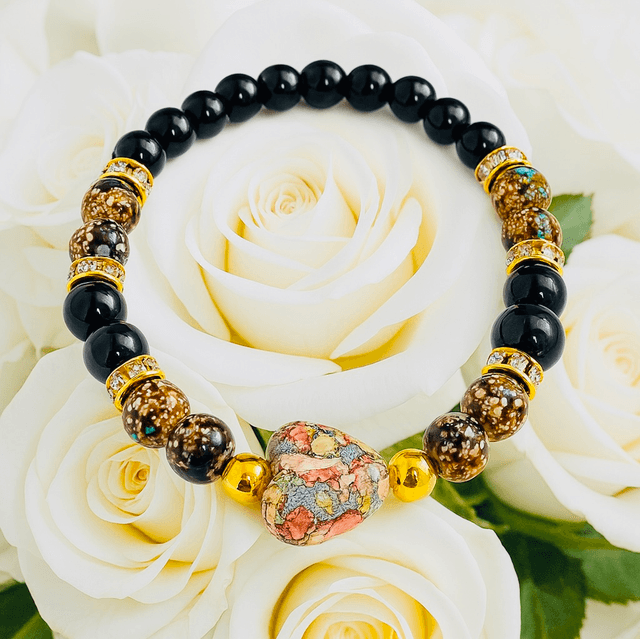 Heart of Earth Armband – Hartkraal met Natuurtinten & Onyx 