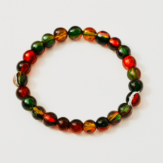 Rasta Vibes Elegance armband – handgemaakte kralenarmband met Rasta kleuren en zilveren accent