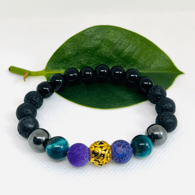 Mystic Guardian – Spirituele armband met lavasteen, agaat & goudaccent