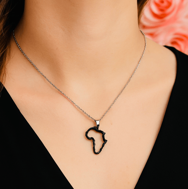 Zilverkleurige Afrika Contour Ketting – Roestvrijstaal – Tijdloos & Betekenisvol 