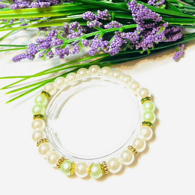 Mint Parel” – Kinderarmband met Lichtgroene Details &amp; Gouden Glans