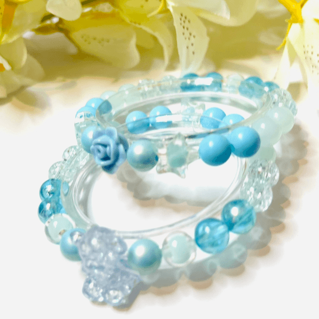 Blue Breeze” – Handgemaakte Armbandenset met Kristallen Beer &amp; Roosje