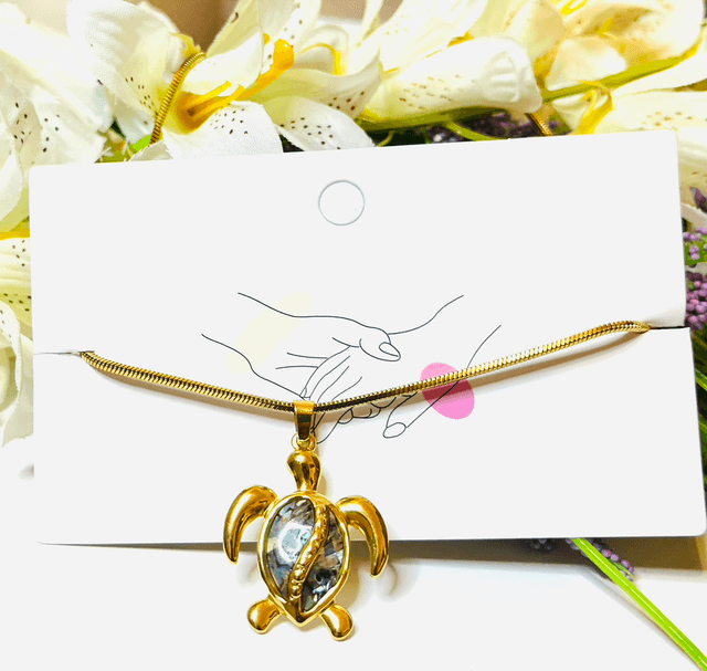 Luxe Goudkleurige Schildpad Ketting met Parelmoer Inleg – Dames Sieraad
