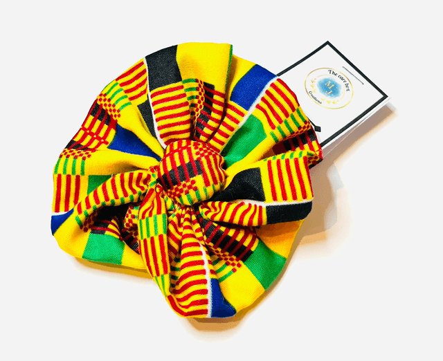 Kente Haarbloem met Elastiek – Handgemaakte Afrikaanse Haaraccessoire van 100% Katoen