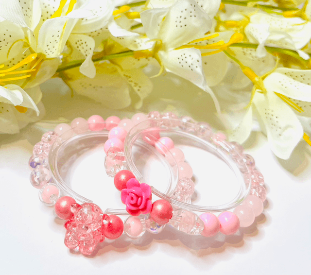 Roze Bloesem” – Handgemaakte Armbandenset met Glans &amp; Roosje